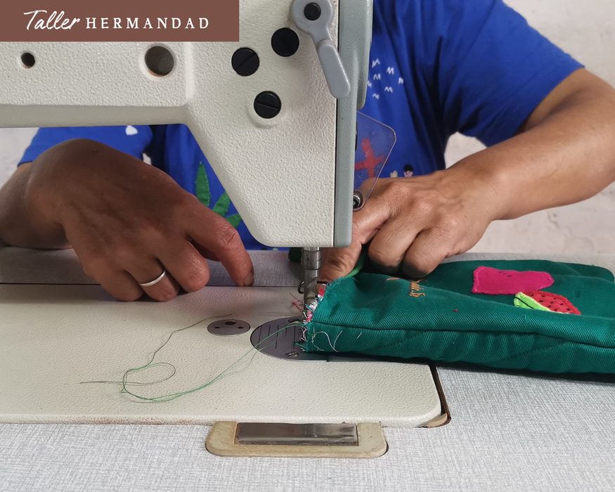 Taller Hermandad, máquina de costura
