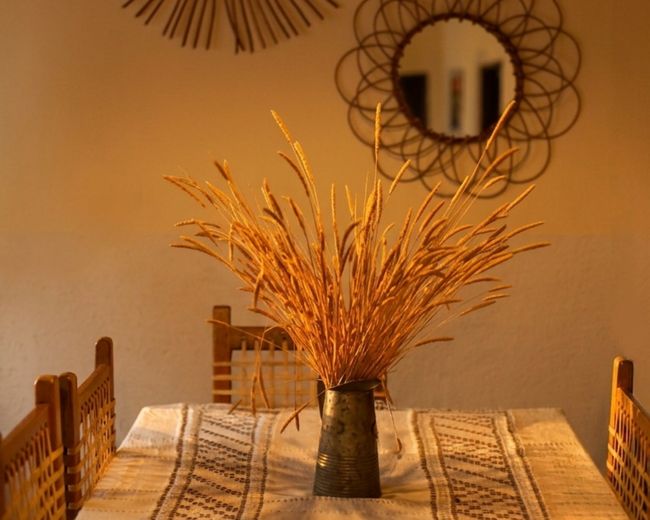Detalhe decorativo com espigas secas